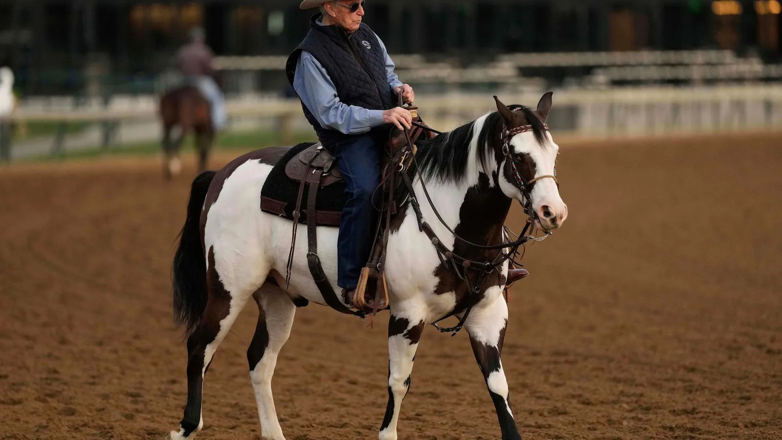 Pelatih Kuda Hall of Fame D. Wayne Lukas, Pemenang 15 Balapan Triple Crown, Meninggal Dunia pada Usia 89 - ABC News